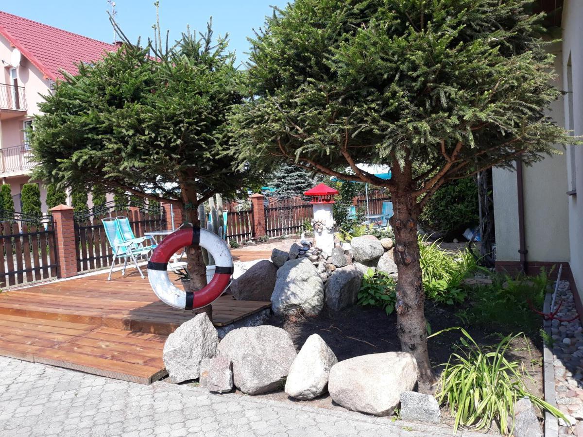 Pokoje Goscinne Motylek Dzwirzyno Ngoại thất bức ảnh